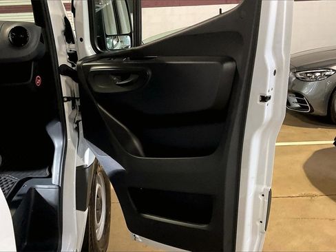 Used 2025 Mercedes-Benz Sprinter 2500 image 16
