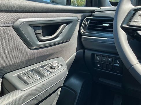 Used 2025 Subaru Forester Premium image 23