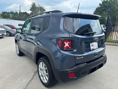 Used 2019 Jeep Renegade Latitude w/ Safety & Security Group II AWD/4WD image 10