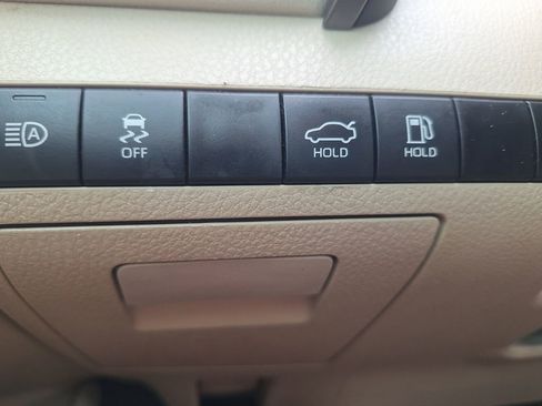 Used 2024 Toyota Camry XLE image 12