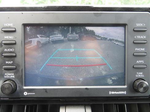 Used 2022 Toyota RAV4 XLE AWD/4WD image 23
