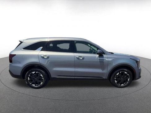 Used 2024 Kia Sorento S FWD image 16