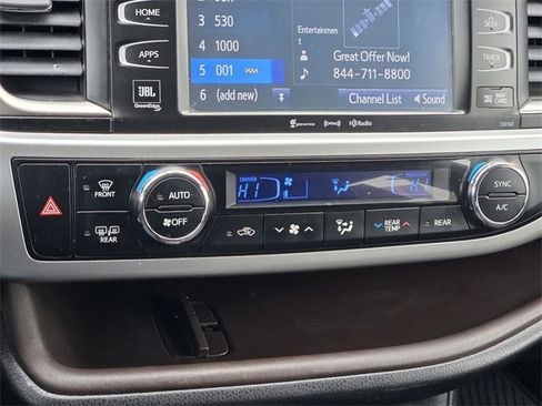 Used 2016 Toyota Highlander Limited Platinum image 16