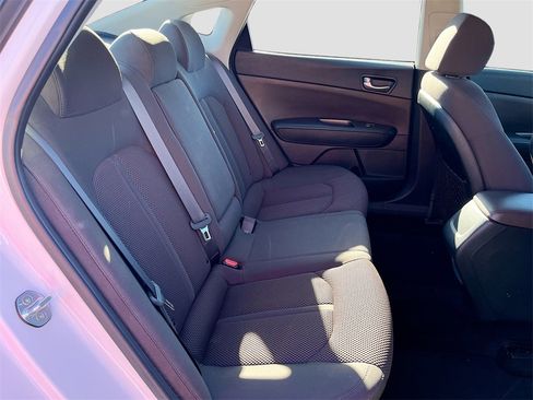 Used 2020 Kia Optima LX image 24
