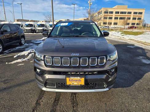 Used 2022 Jeep Compass Limited image 9