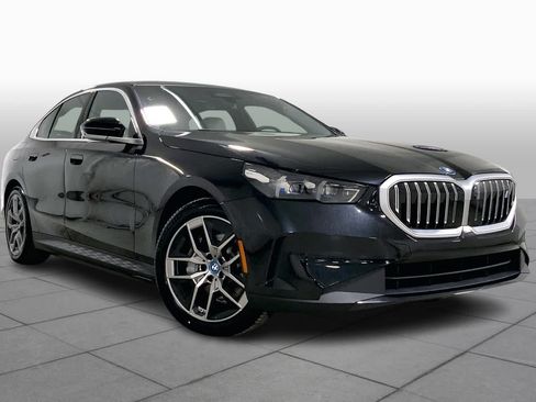 Used 2024 BMW i5 eDrive40i w/ Premium Package RWD image 2