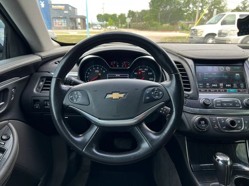 Used 2017 Chevrolet Impala LT image 18