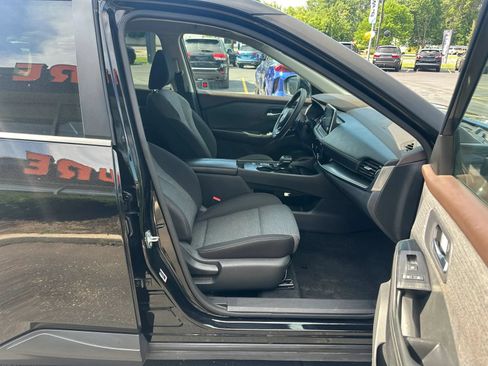 Used 2022 Nissan Rogue SV FWD image 19