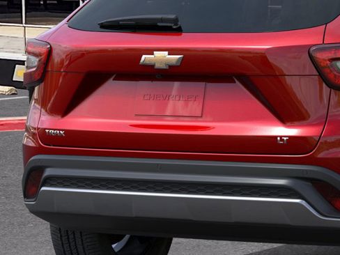 New 2026 Chevrolet Trax LT w/ Driver Confidence Package image 14