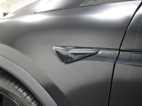 Used 2020 Tesla Model X Long Range image 11