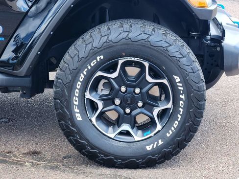 Used 2023 Jeep Wrangler Unlimited Rubicon 4xe w/ Cold Weather Group AWD/4WD image 30