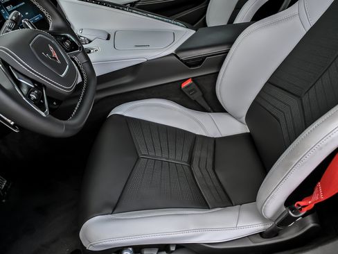 Used 2025 Chevrolet Corvette Stingray Preferred Cpe w/ Stealth Interior Trim Package RWD image 27