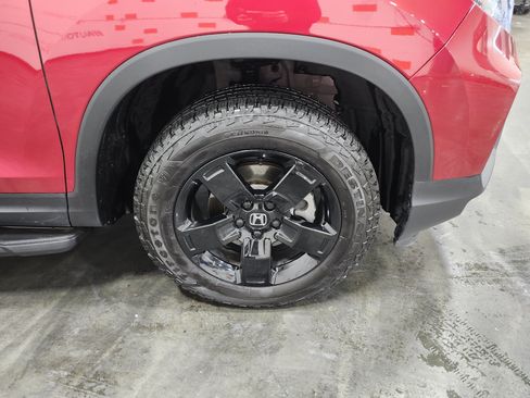 Used 2025 Honda Ridgeline Black Edition image 13