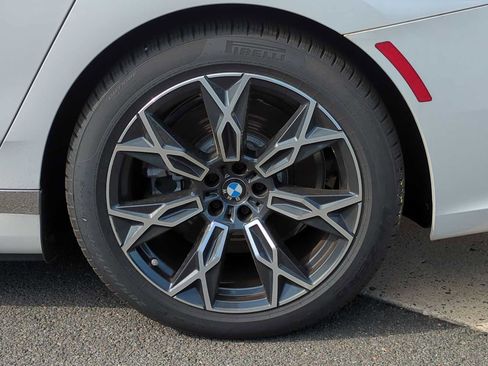 Used 2024 BMW i7 xDrive60 image 13