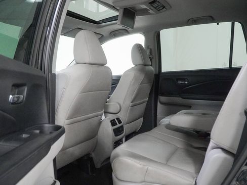 Used 2016 Honda Pilot Touring image 46