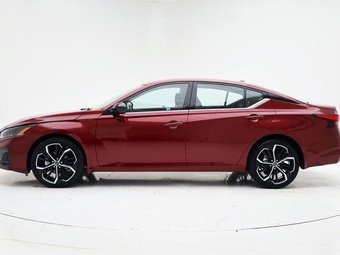 Used 2025 Nissan Altima 2.5 SR AWD/4WD image 6