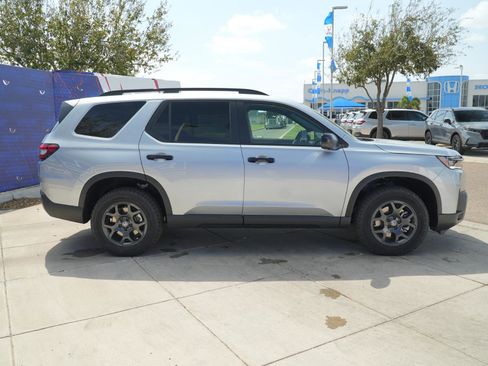 New 2026 Honda Pilot TrailSport image 4