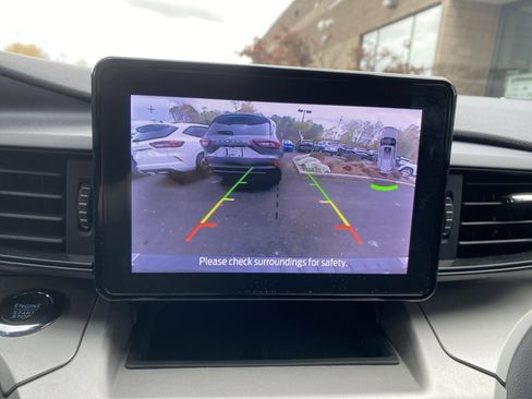 Used 2022 Ford Explorer XLT image 20