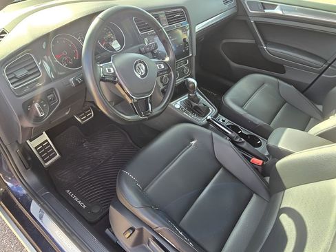 Used 2018 Volkswagen Golf Alltrack SE image 25