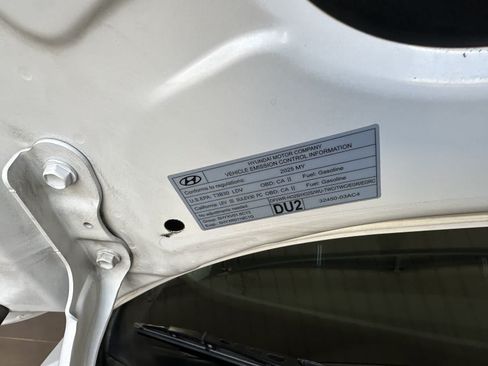 Used 2025 Hyundai Elantra Hybrid FWD image 29