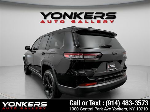 Used 2023 Jeep Grand Cherokee L Laredo AWD/4WD image 4