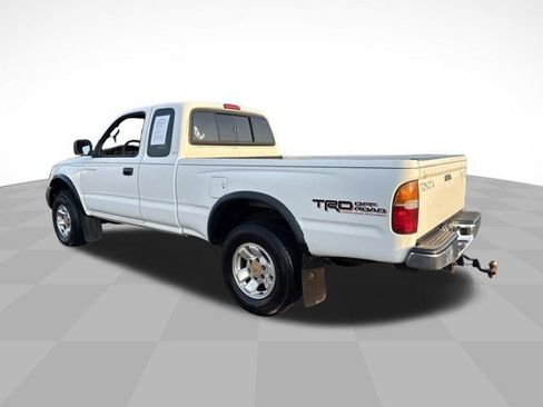 Used 2000 Toyota Tacoma PreRunner RWD image 7