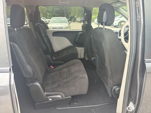 Used 2017 Dodge Grand Caravan SE w/ Power Window Group FWD image 16