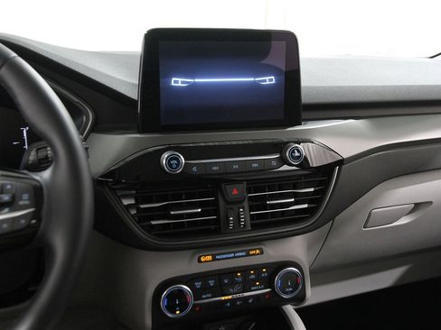 Certified 2025 Ford Escape Active w/ Cold Weather Package image 9