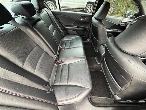 Used 2017 Honda Accord Sport Special Edition image 33