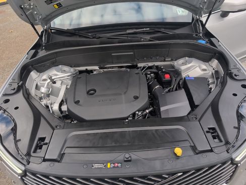 Used 2025 Volvo XC90 B6 Plus image 35