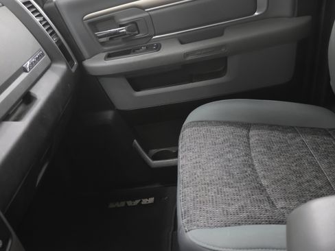 Used 2019 RAM 1500 Big Horn image 13