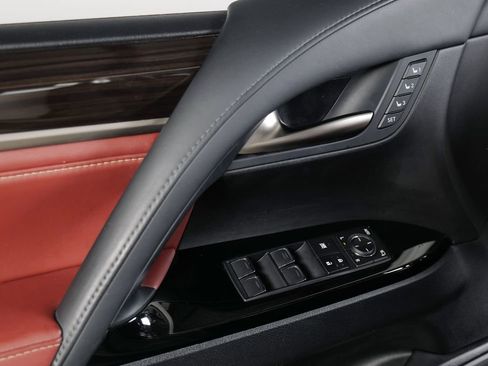 Used 2018 Lexus LX 570 4WD image 16