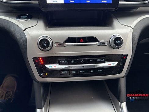 Used 2022 Ford Explorer XLT w/ Equipment Group 202A image 21