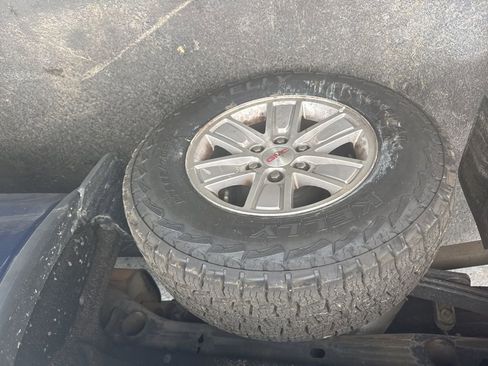 Used 2016 GMC Sierra 1500 SLE w/ SLE Value Package AWD/4WD image 4