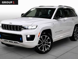 Used 2023 Jeep Grand Cherokee Overland w/ Advanced Protech Group III AWD/4WD video 1