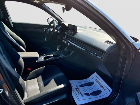 Used 2023 Honda Civic Sport image 25