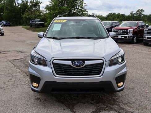 Used 2021 Subaru Forester Premium image 11