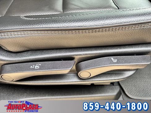 Used 2025 GMC Yukon XL Denali AWD/4WD image 44