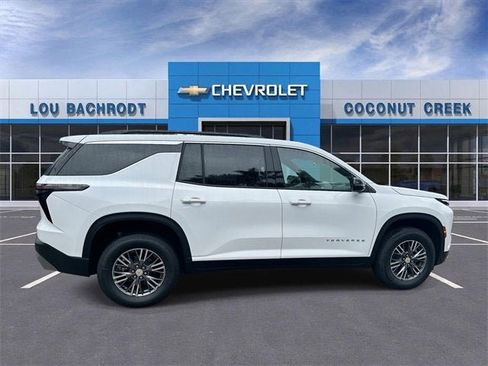 New 2026 Chevrolet Traverse LT image 9