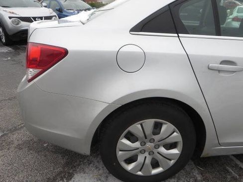 Used 2012 Chevrolet Cruze LS image 38