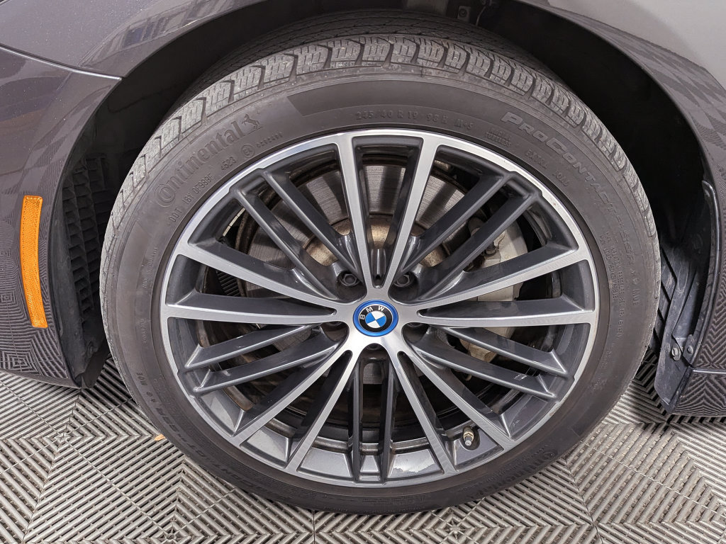 Certified 2023 BMW 530e xDrive w/ Premium Package AWD/4WD image 50