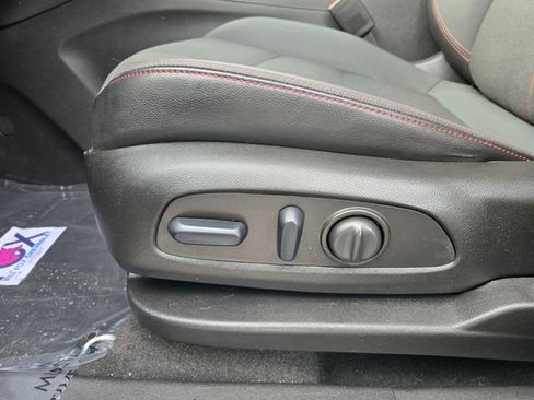 Certified 2023 Chevrolet Equinox RS image 22