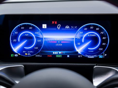 Used 2024 Mercedes-Benz EQB 250+ image 24