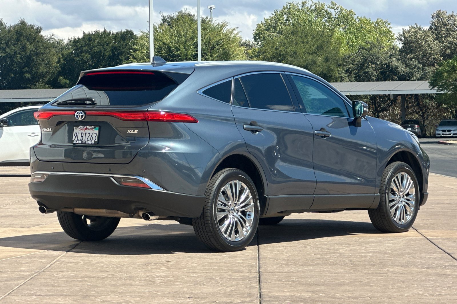Certified 2024 Toyota Venza XLE AWD/4WD image 4