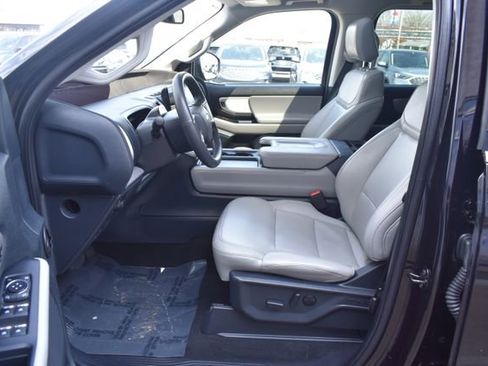 Used 2025 Ford Expedition Max Active AWD/4WD image 18