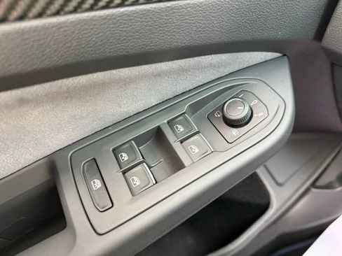 Used 2025 Volkswagen Golf R Black Edition image 35