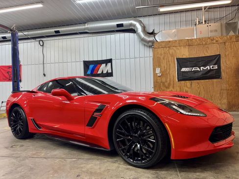 Used 2018 Chevrolet Corvette Grand Sport w/ Grand Sport Heritage Package image 3