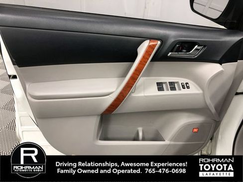 Used 2010 Toyota Highlander Limited AWD/4WD image 12