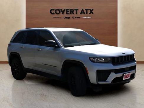 New 2026 Jeep Grand Cherokee Altitude image 7