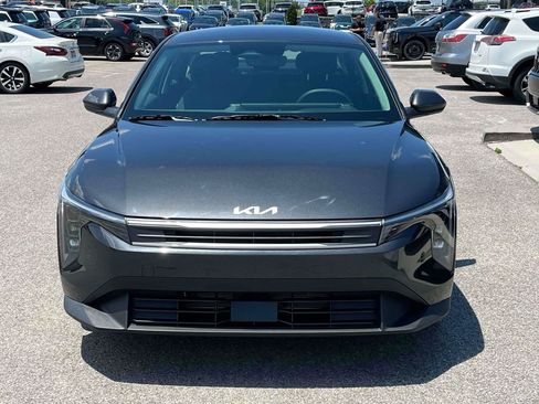 Certified 2025 Kia K4 FWD image 30